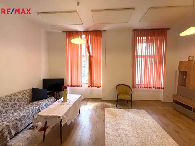 Pronájem bytu 2+kk, Karlovy Vary, Bělehradská, 54 m2