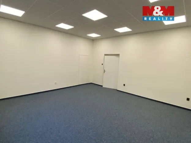 Pronájem kanceláře, Brno - Brněnské Ivanovice, 537 m2