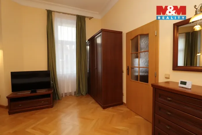 Pronájem bytu 1+1, Karlovy Vary, Svahová, 50 m2