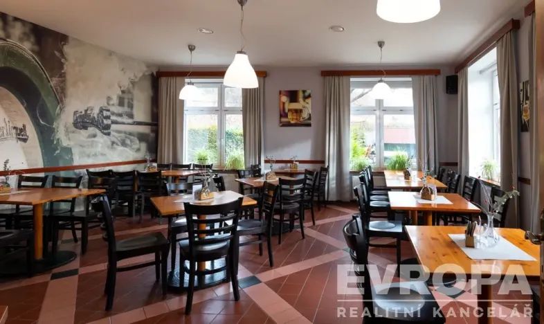 Prodej komerční nemovitosti, Srbsko, K Přívozu, 458 m2