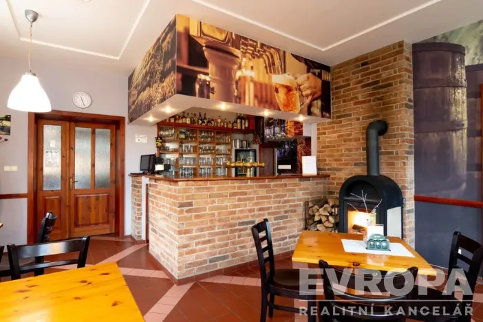 Prodej komerční nemovitosti, Srbsko, K Přívozu, 458 m2