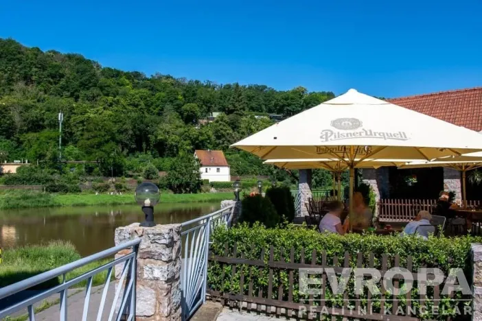 Prodej komerční nemovitosti, Srbsko, K Přívozu, 458 m2