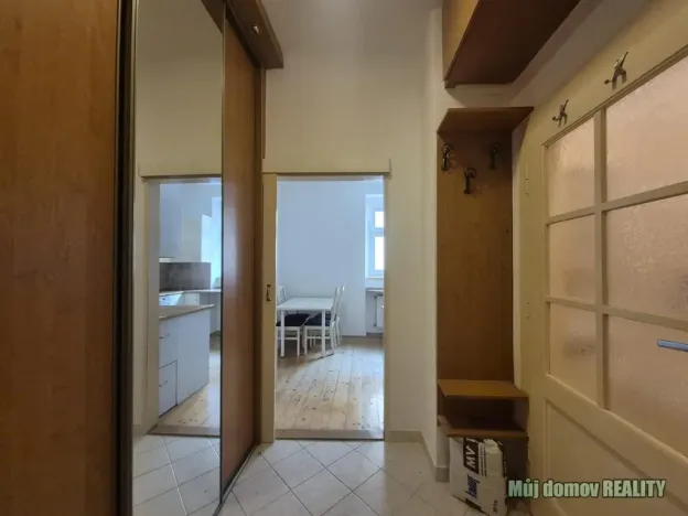 Pronájem bytu 1+1, Praha - Holešovice, Osadní, 38 m2