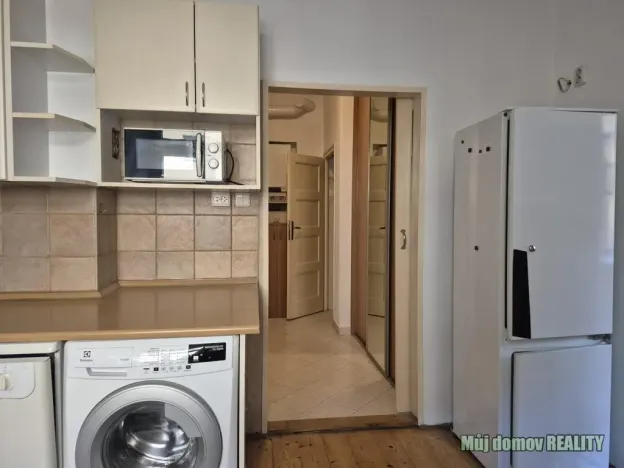 Pronájem bytu 1+1, Praha - Holešovice, Osadní, 38 m2