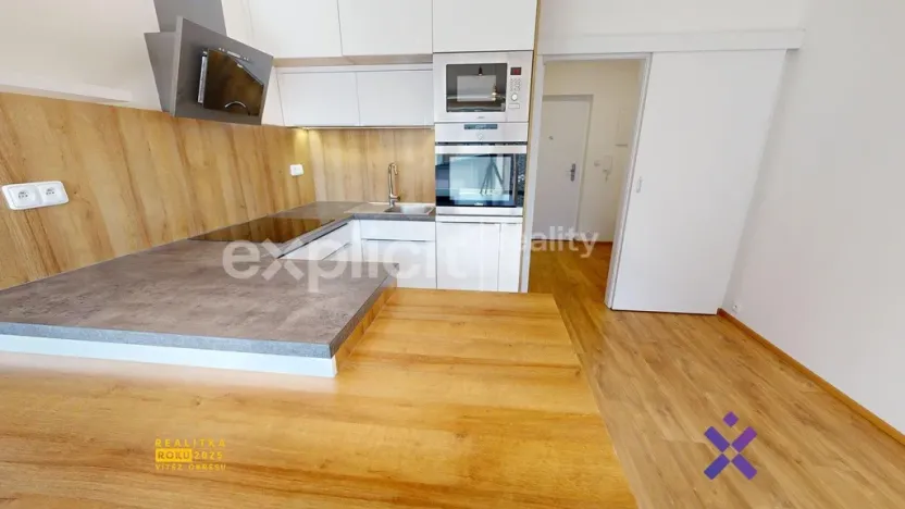 Pronájem bytu 2+kk, Zlín, Hřebíčkova, 42 m2