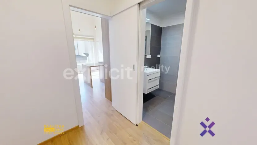 Pronájem bytu 2+kk, Zlín, Hřebíčkova, 42 m2