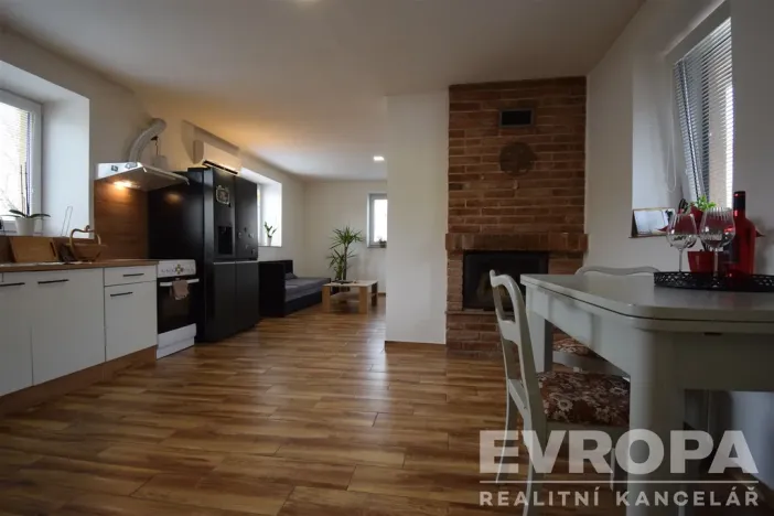 Prodej rodinného domu, Zásmuky - Nesměň, 72 m2