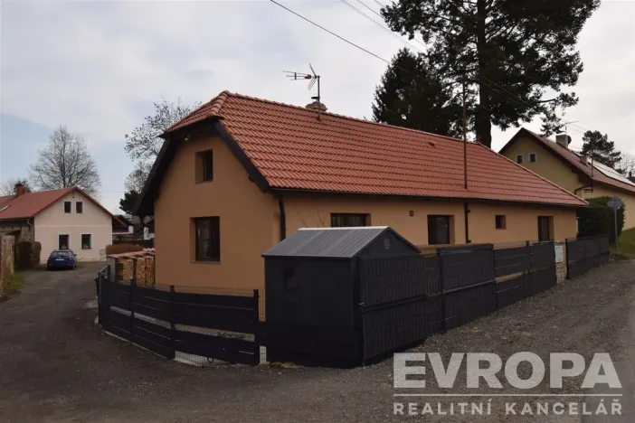 Prodej rodinného domu, Zásmuky - Nesměň, 72 m2