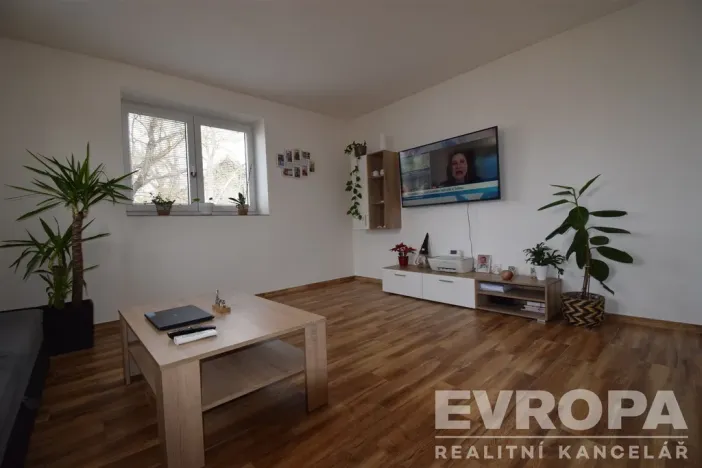 Prodej rodinného domu, Zásmuky - Nesměň, 72 m2