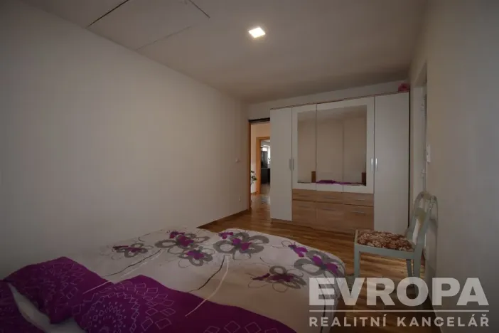 Prodej rodinného domu, Zásmuky - Nesměň, 72 m2