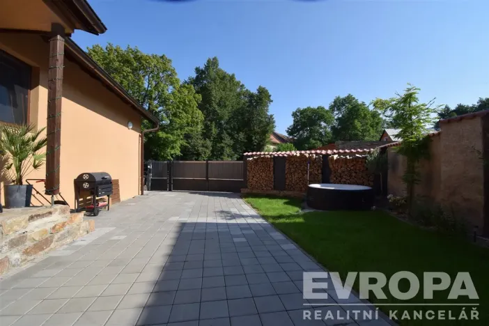 Prodej rodinného domu, Zásmuky - Nesměň, 72 m2