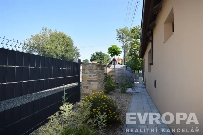 Prodej rodinného domu, Zásmuky - Nesměň, 72 m2