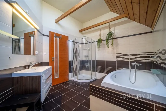 Prodej rodinného domu, Vrábče - Koroseky, 220 m2