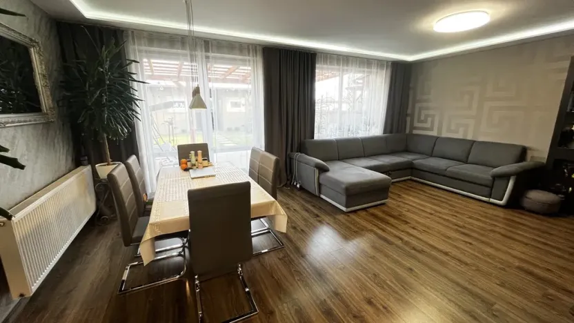 Prodej rodinného domu, Veltrusy, Lomená, 118 m2