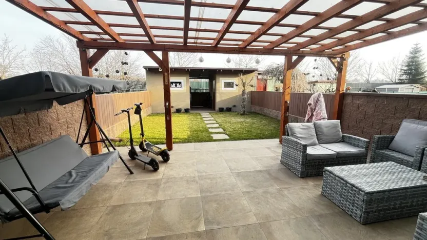 Prodej rodinného domu, Veltrusy, Lomená, 118 m2