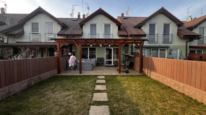 Prodej rodinného domu, Veltrusy, Lomená, 118 m2