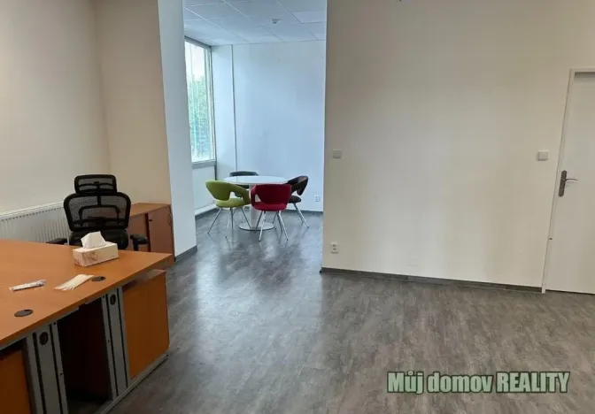 Pronájem obchodního prostoru, Praha - Kunratice, Dobronická, 79 m2