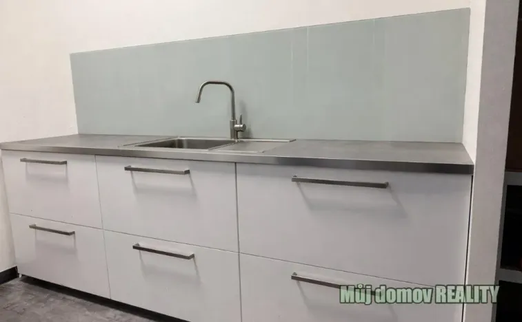 Pronájem obchodního prostoru, Praha - Kunratice, Dobronická, 79 m2