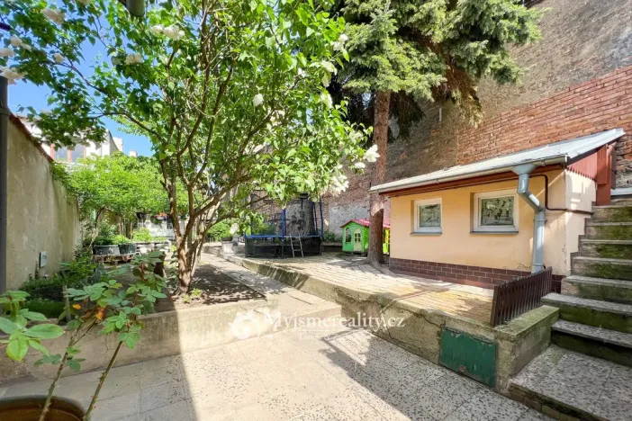 Prodej obchodního prostoru, Znojmo, Horní Česká, 300 m2