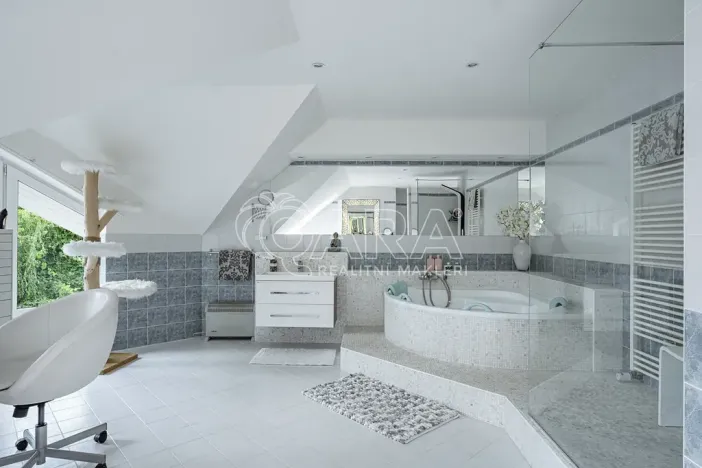 Prodej rodinného domu, Zeleneč, Štefánikova, 540 m2