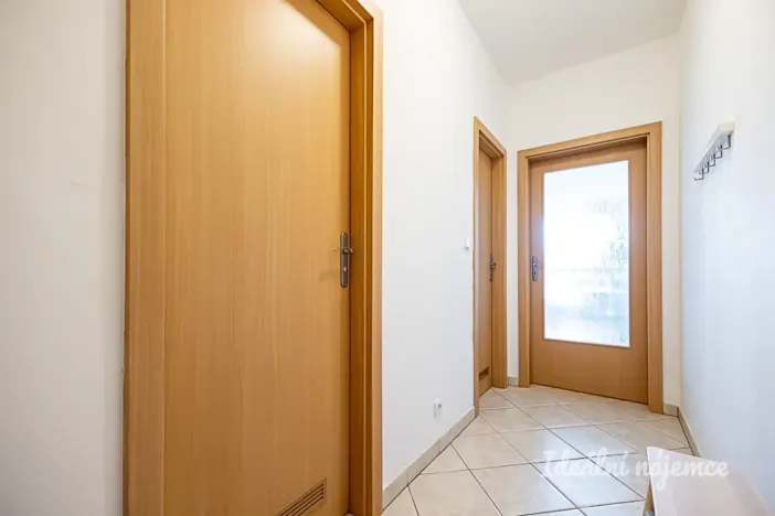 Pronájem bytu 1+kk, Praha - Kunratice, Pod Haltýřem, 28 m2