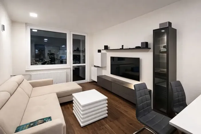 Pronájem bytu 2+kk, Praha - Kobylisy, Frýdlantská, 44 m2