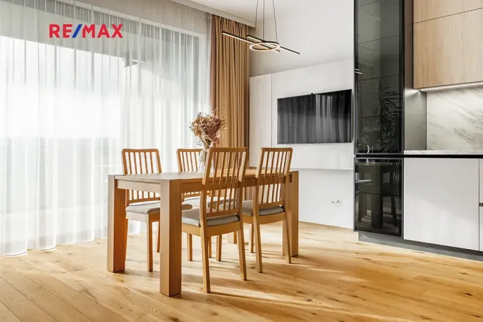 Prodej bytu 2+kk, Praha - Smíchov, Podbělohorská, 61 m2