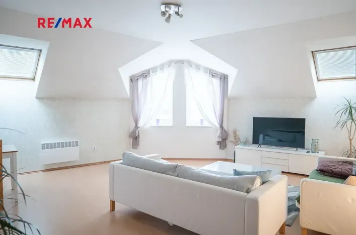 Prodej bytu 2+kk, Hradec Králové, Za Škodovkou, 68 m2