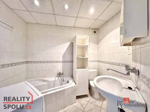 Prodej bytu 2+1, Chomutov, Pod Břízami, 52 m2