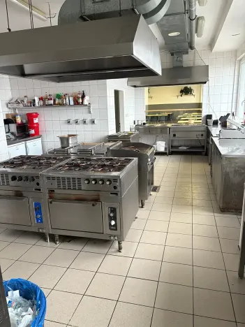 Pronájem restaurace, Praha - Uhříněves, Přátelství, 300 m2