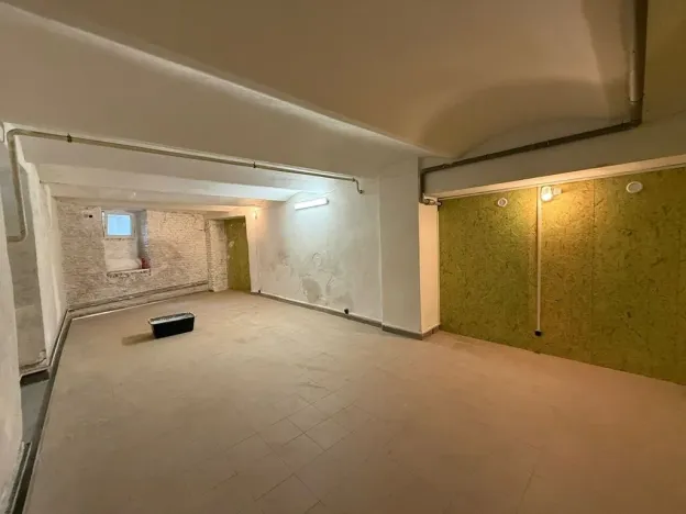 Prodej obchodního prostoru, Karlovy Vary, Moravská, 71 m2