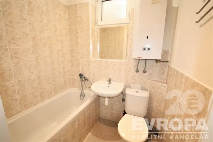 Pronájem bytu 2+kk, Praha - Žižkov, Biskupcova, 39 m2