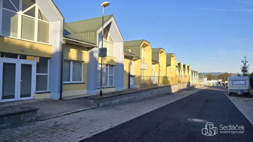 Pronájem výrobních prostor, Sokolov, Trocnovská, 876 m2