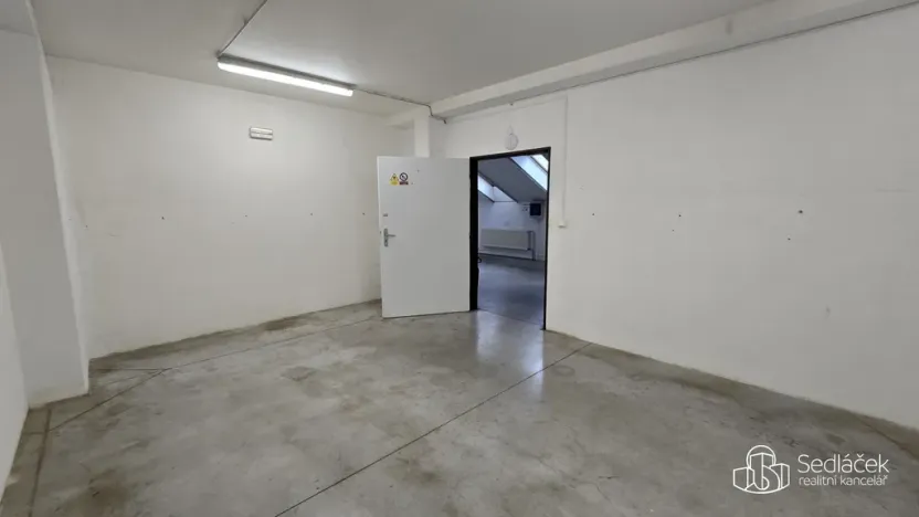 Pronájem výrobních prostor, Sokolov, Trocnovská, 876 m2