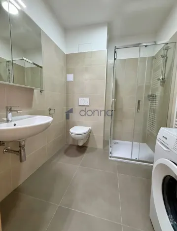 Pronájem bytu 1+kk, Praha, Mochovská, 34 m2