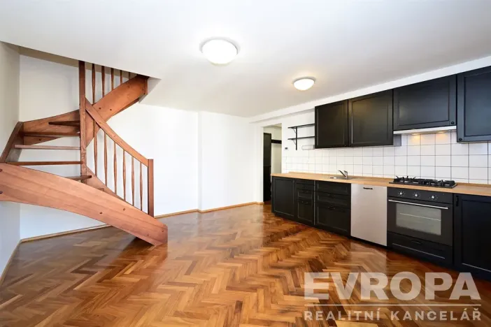 Prodej bytu 2+kk, Praha - Vinohrady, Máchova, 52 m2