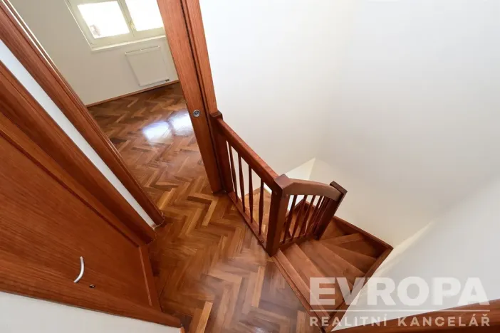 Prodej bytu 2+kk, Praha - Vinohrady, Máchova, 52 m2