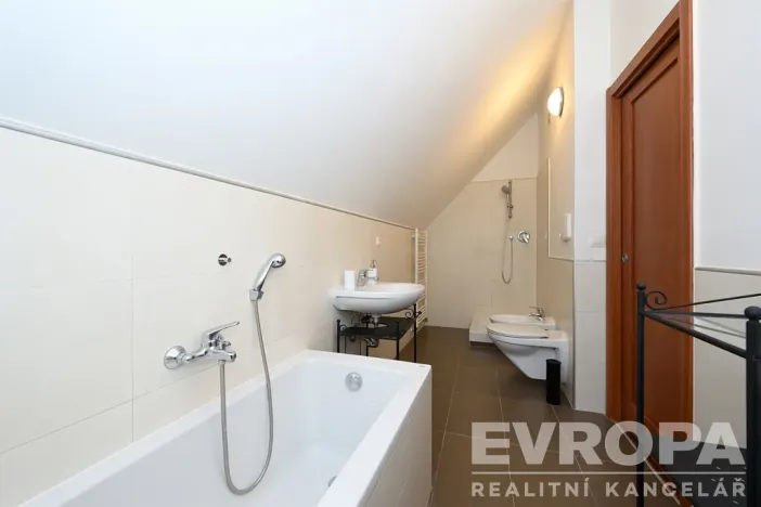 Prodej bytu 2+kk, Praha - Vinohrady, Máchova, 52 m2