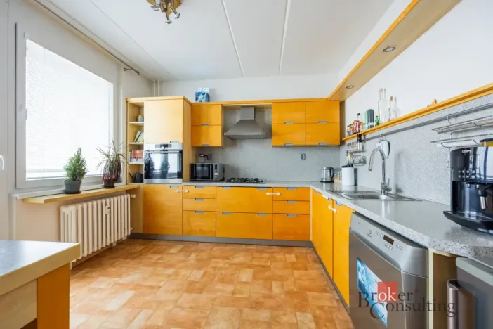 Prodej bytu 3+1, Hradec Králové - Nový Hradec Králové, třída Edvarda Beneše, 98 m2