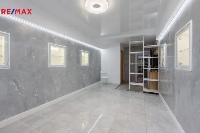 Prodej obchodního prostoru, Karlovy Vary - Rybáře, Konečná, 72 m2