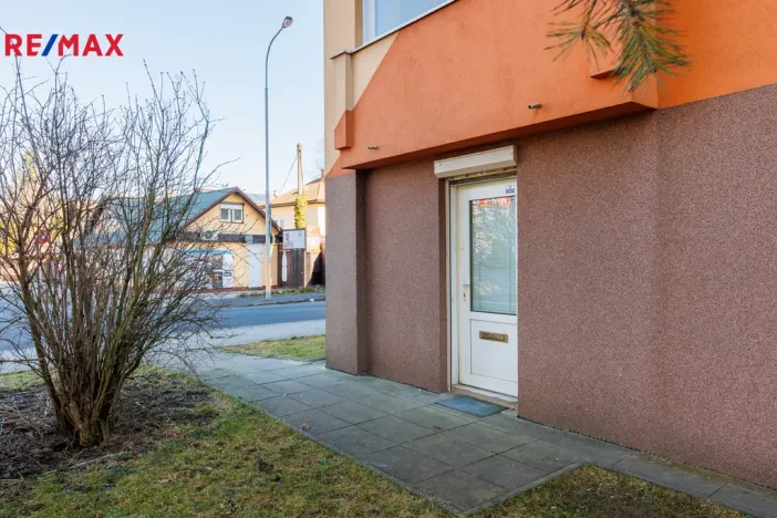 Prodej obchodního prostoru, Karlovy Vary - Rybáře, Konečná, 72 m2