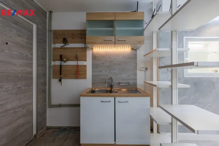 Prodej obchodního prostoru, Karlovy Vary - Rybáře, Konečná, 72 m2