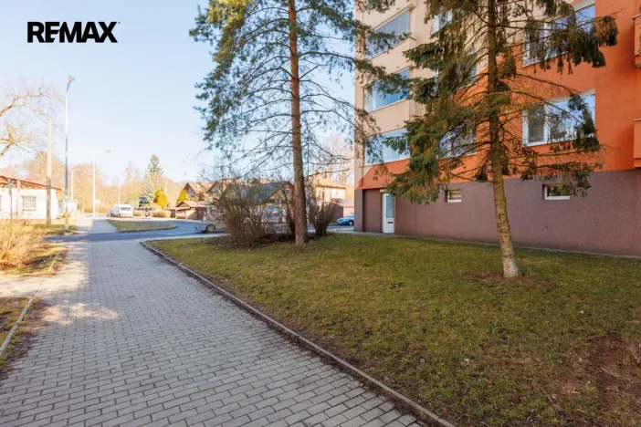 Prodej obchodního prostoru, Karlovy Vary - Rybáře, Konečná, 72 m2