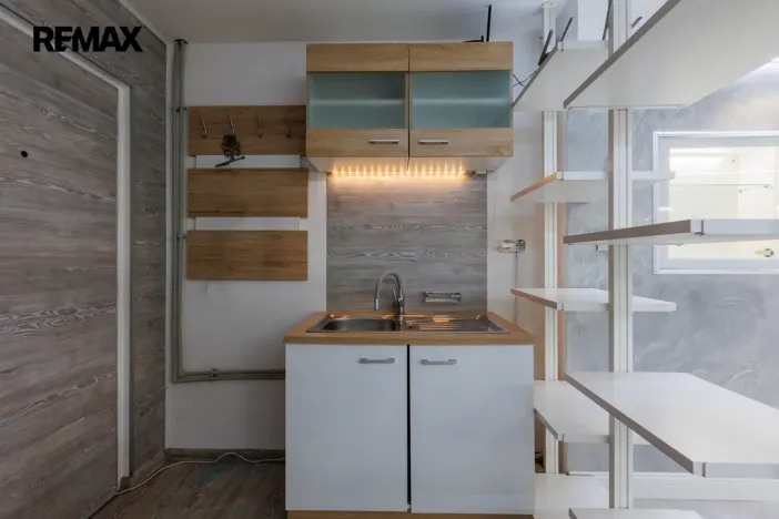 Prodej obchodního prostoru, Karlovy Vary - Rybáře, Konečná, 72 m2