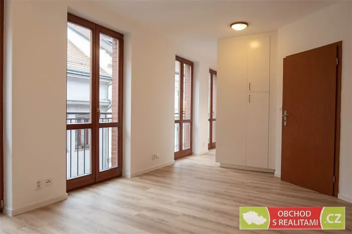 Pronájem bytu 1+kk, Praha, Kozácká, 30 m2