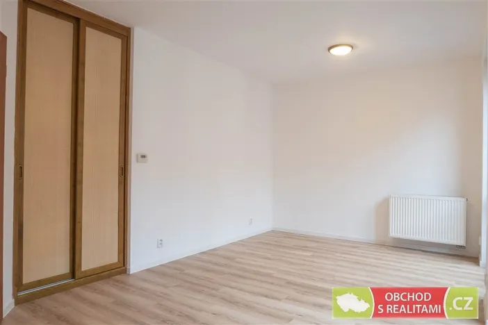 Pronájem bytu 1+kk, Praha, Kozácká, 30 m2
