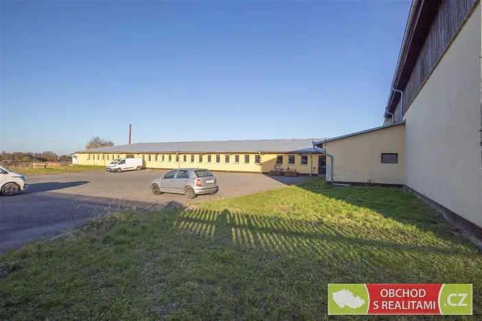 Pronájem skladu, Morašice, 2710 m2