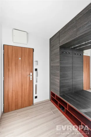Pronájem bytu 2+kk, Praha, Zakšínská, 80 m2