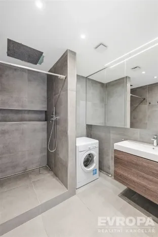 Pronájem bytu 2+kk, Praha, Zakšínská, 80 m2