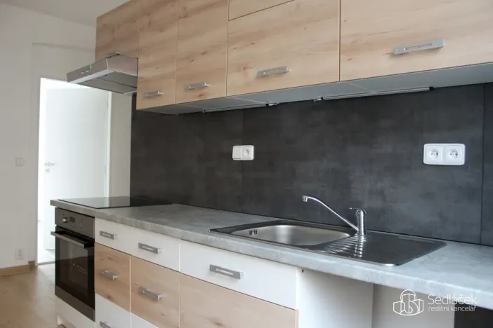 Pronájem bytu 2+1, Sokolov, U Divadla, 58 m2